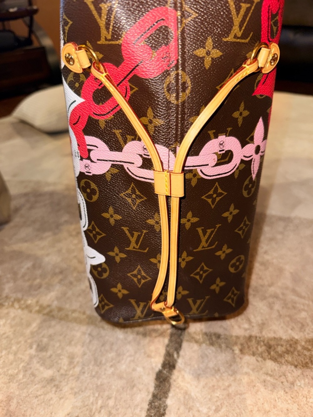 Louis Vuitton Monogram Neverfull Tote with Red, Pink and White Chain Print - Picture 5 of 13